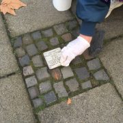 2020-11-09-StolpersteineputzenOS-031jpg