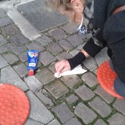 2020-11-09-StolpersteineputzenOS-06