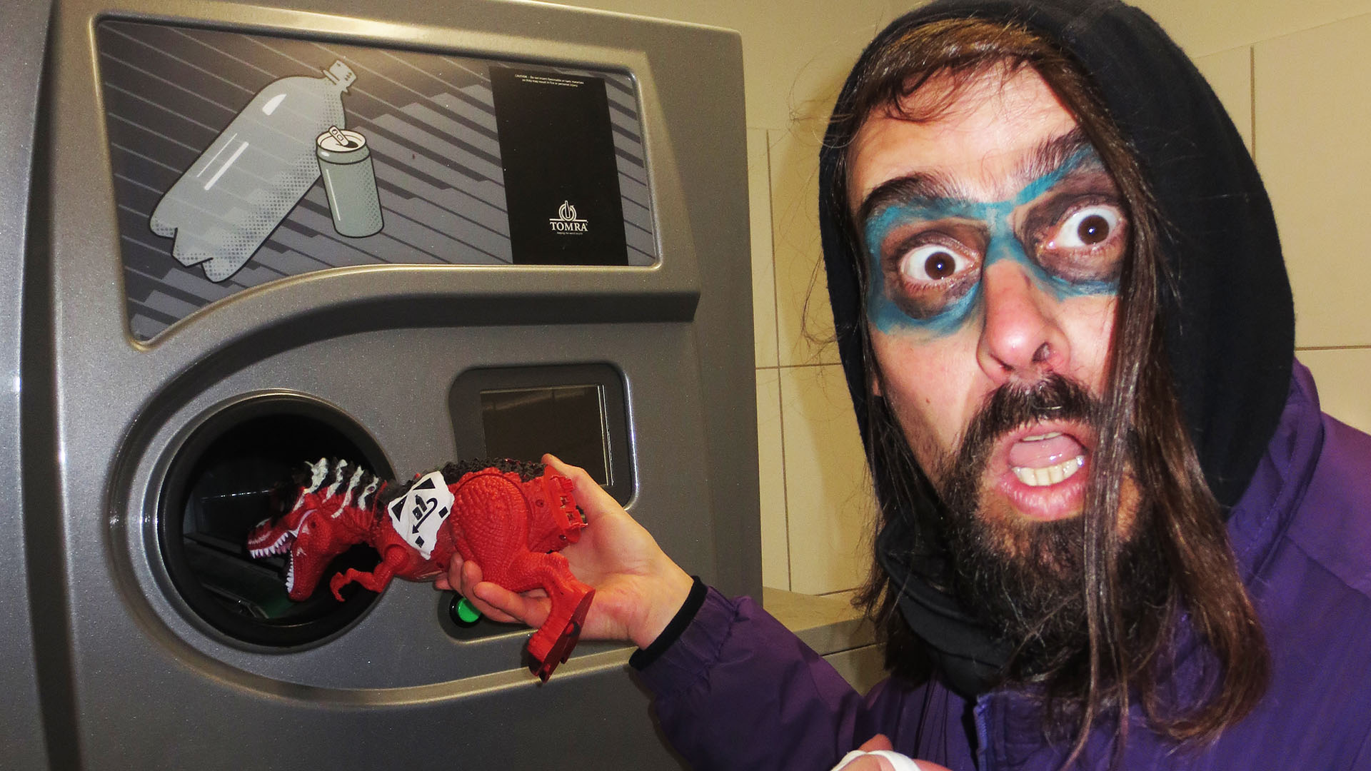 Andy Strauss am Dosenautomat